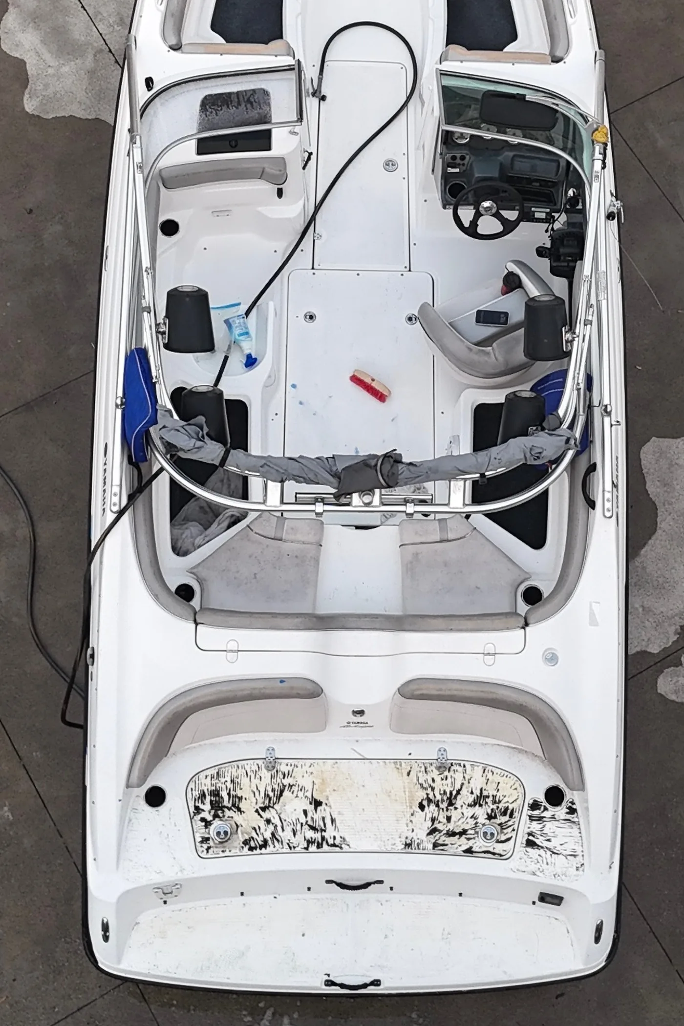 Yamaha AR210, 2012 before the flooring installation